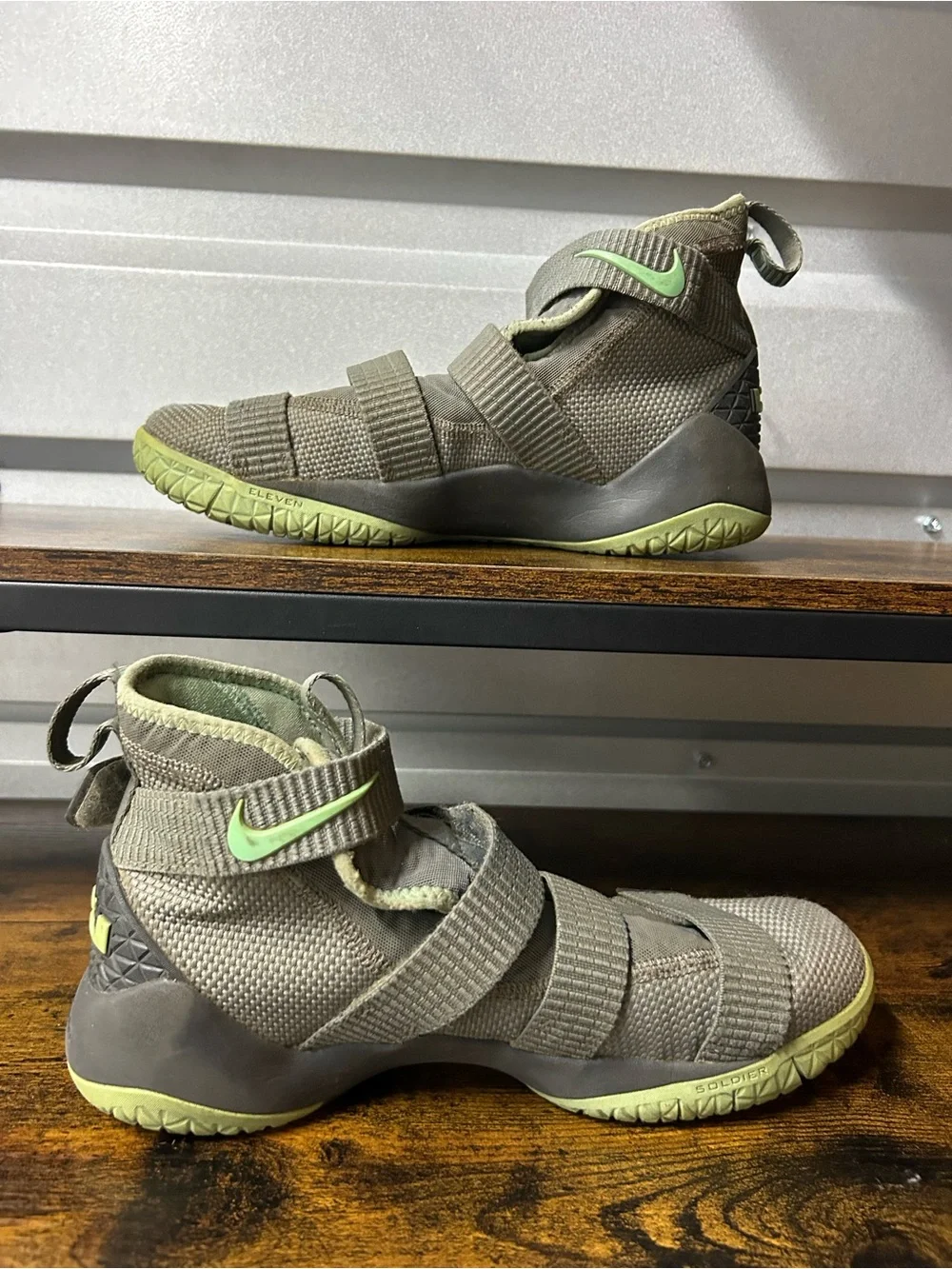 NIke Zoom LeBron Soldier XI Basketball Shoes Youth 6.5Y EU 39 Grey #918369-003